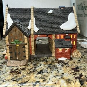 Department 56 "Butter‎ Tub Barn" (Item #56.58338)